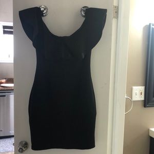 Size M GUESS off the shoulder dress, will fit size 8-12. Worn once.